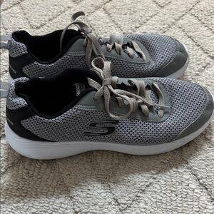Men’s Skechers  9.5 Memory Foam sneaker